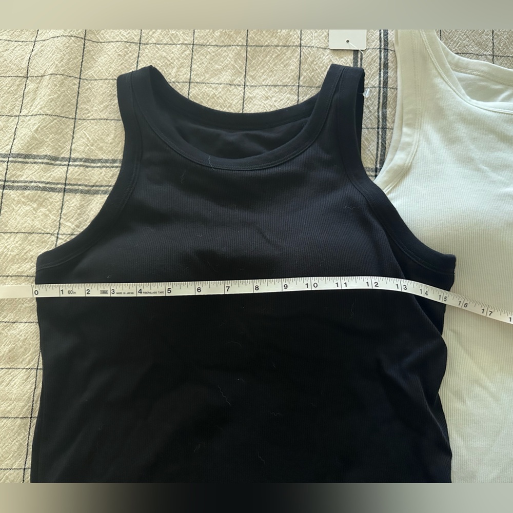 Uniqlo Black and White Women's Tank Tops - Picture 2 of 4